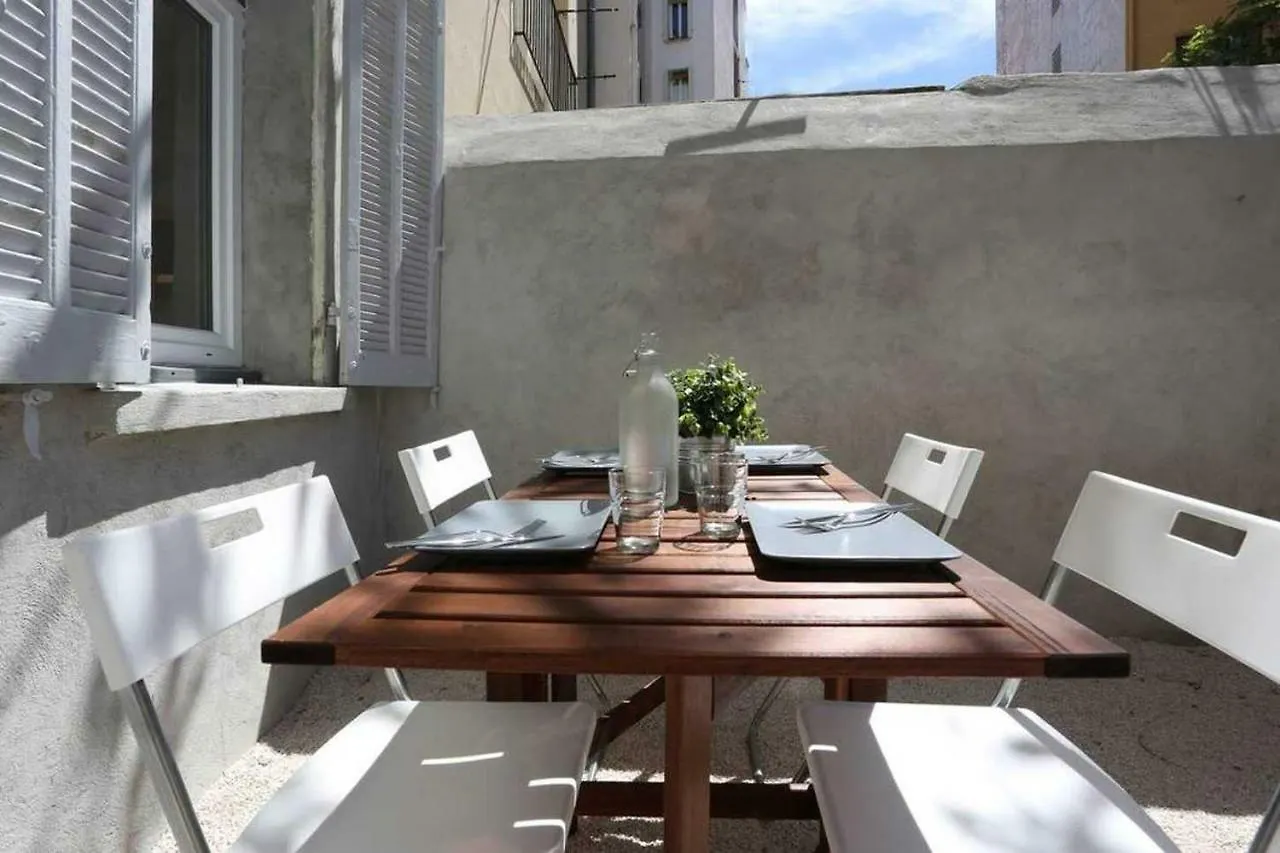Gregbnb - Studio Terrasse - Parking Inclus - Climatise - 15Min Gare Toulon