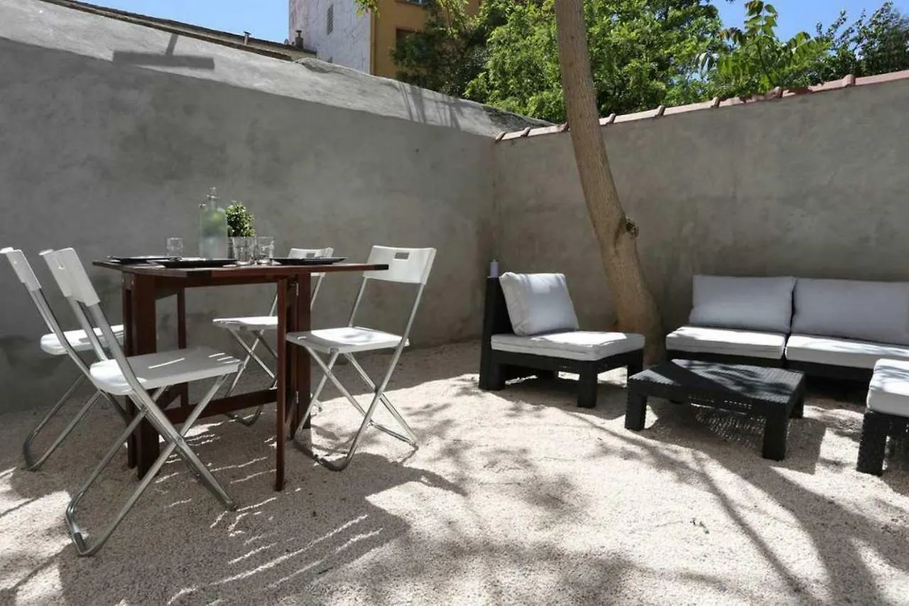 Gregbnb - Studio Terrasse - Parking Inclus - Climatise - 15Min Gare Toulon Apartment
